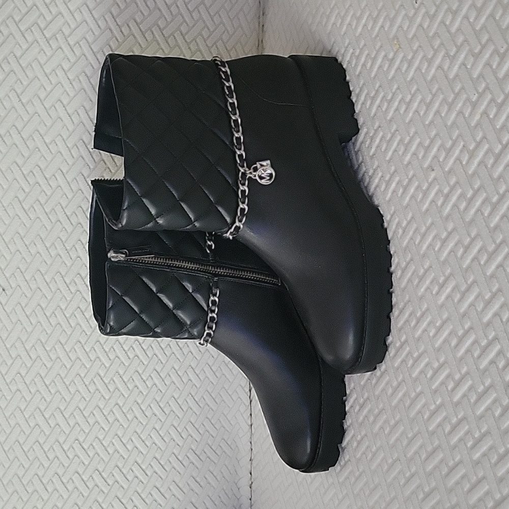 Michael Kors Elisa quilted bootie black